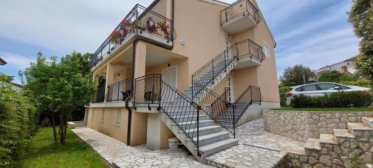 Apartmani Tomislav Krk Town Exterior foto